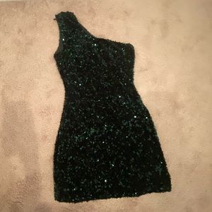 Lucy in the Sky dark green sequin cocktail dress in perfect condition!